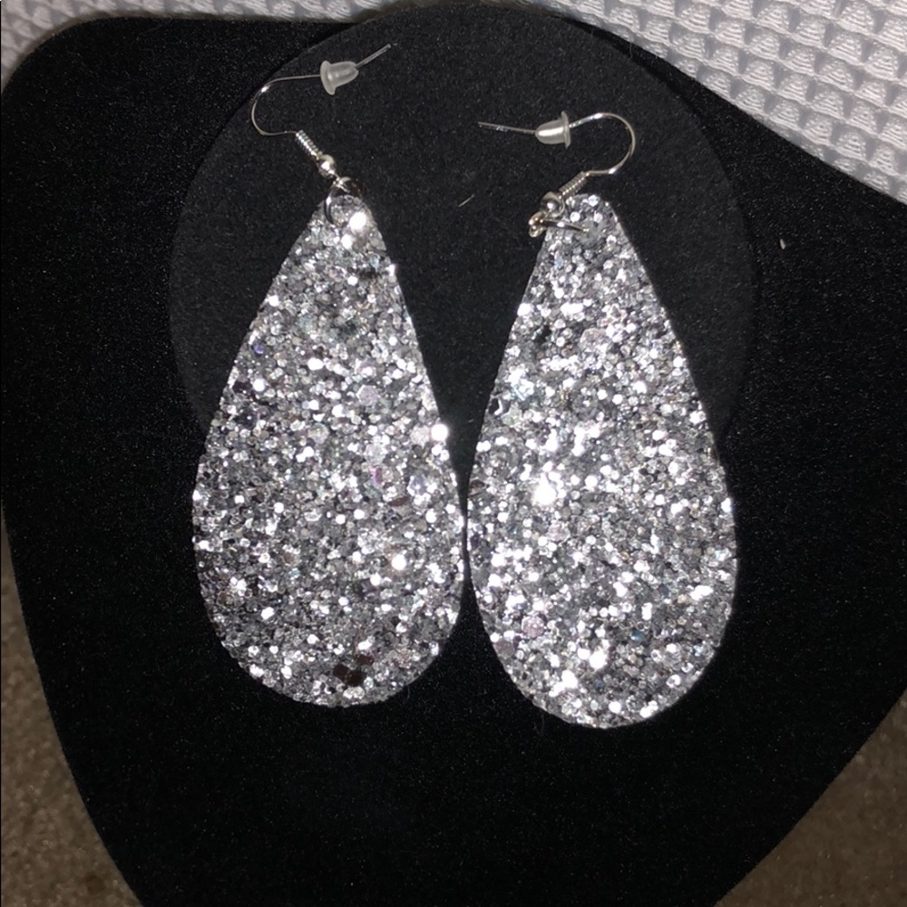 NEW Sparkly Earrings.